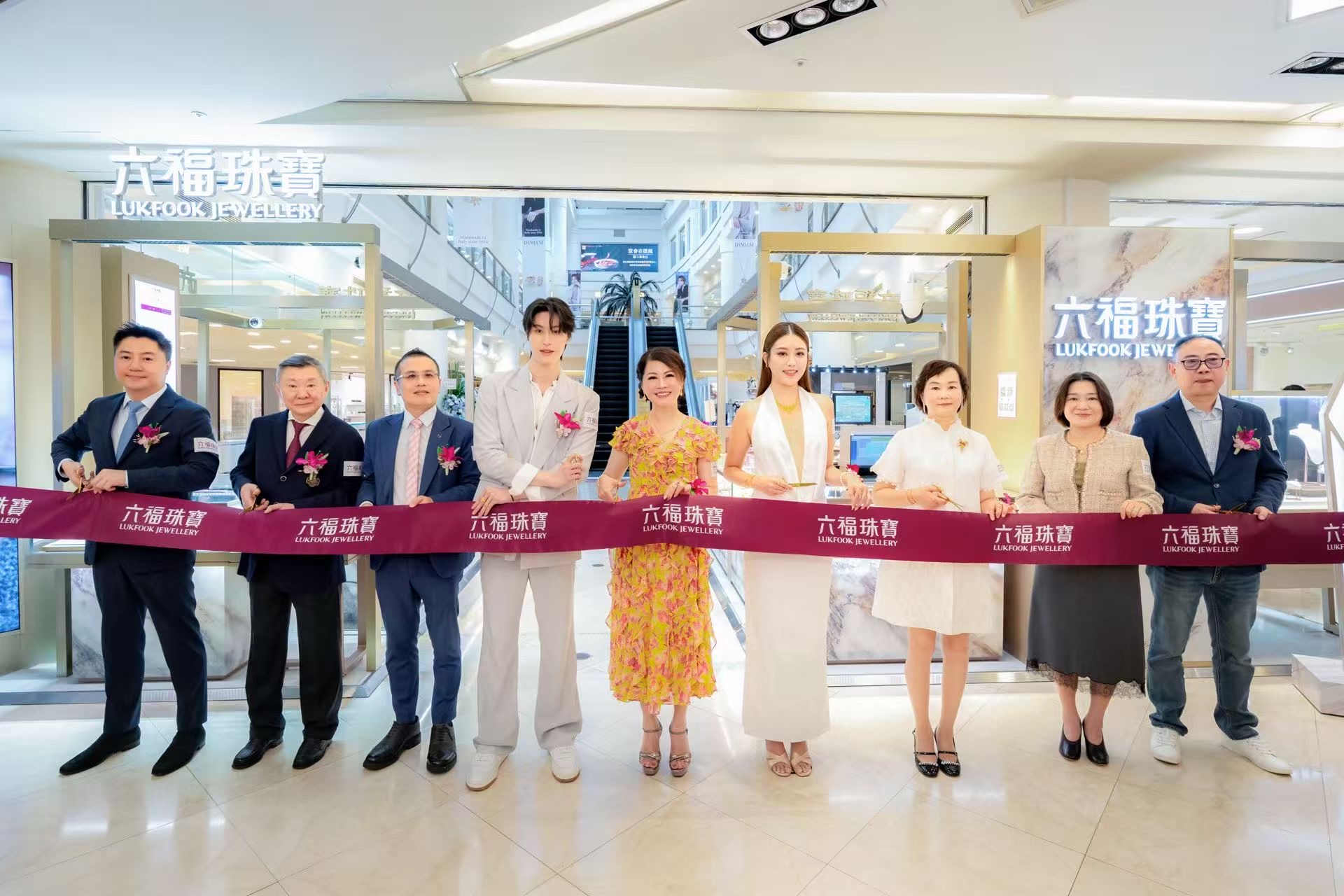 六福珠寶閃耀登台 首店登陸台北微風廣場