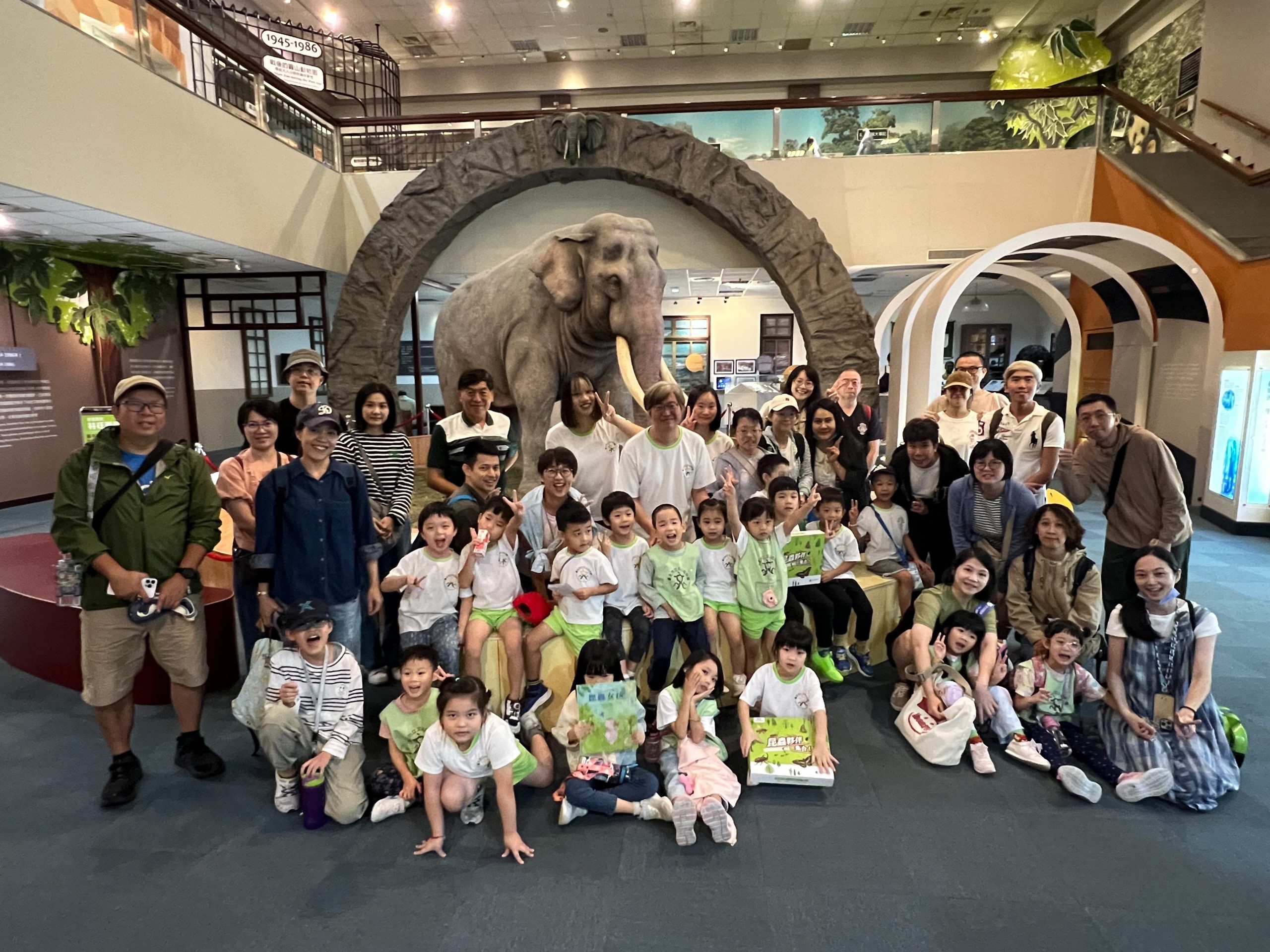 臺灣女孩日　文山幼兒園帶親子動物園玩桌遊學性平