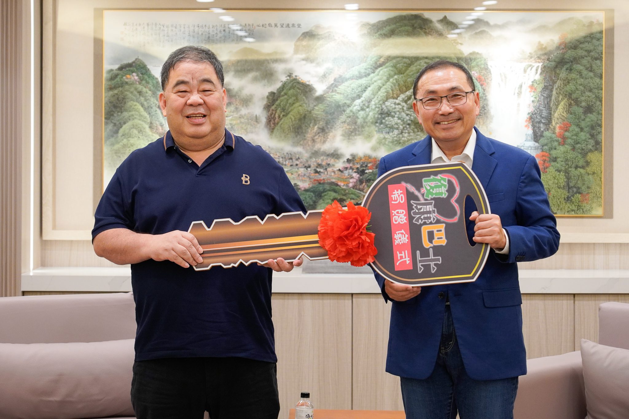 智英科技再捐2輛復康巴士　累計已捐給新北16輛　坦承企業受關稅影響　仍信守然諾