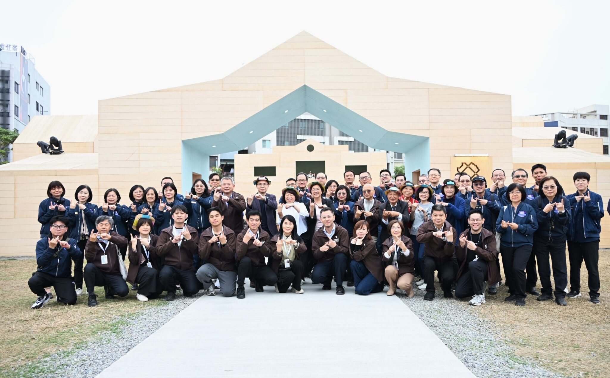 王惠美縣長率隊參訪「320+1嘉義市城市博覽會」 交流城市治理及策展經驗