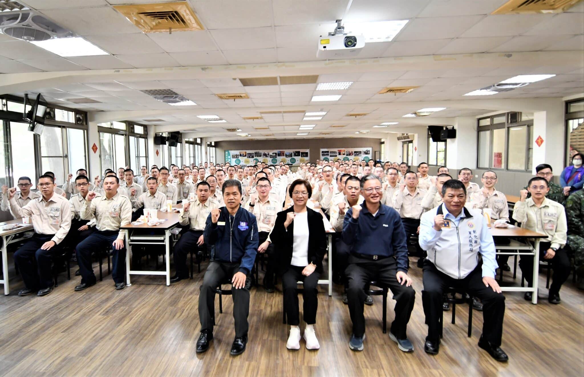 縣長王惠美前往成功嶺替代役訓練中心探視彰化子弟兵　勉勵積極提升、創造幸福未來