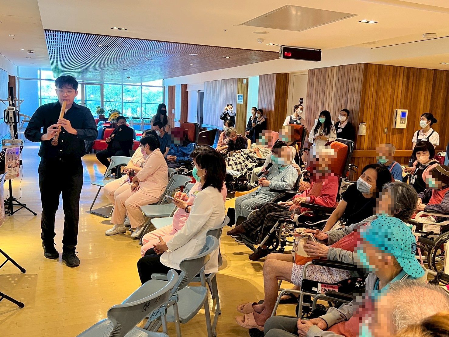 懷舊青春旋律喚起長輩共鳴 民生醫院邀六藝樂集 辦舊時光音樂會 懷舊青春旋律喚起長輩共鳴 民生醫院邀六藝樂集 辦舊時光音樂會