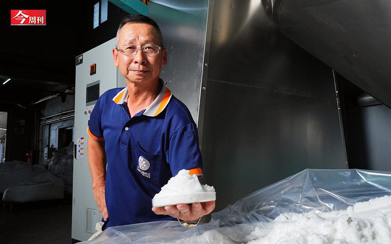 在不產鎢的台灣回收造礦！聯友用廢料煉出戰略金屬、躍全球前3大鎢酸鈉出口商…「城市礦山」怎麼做？