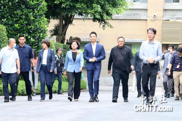 嗆財劃法分配　藍白地方首長明聯合記者會
