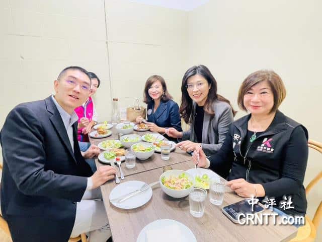 鄭麗文基隆半日遊　團隊隨行拍攝打造新形象