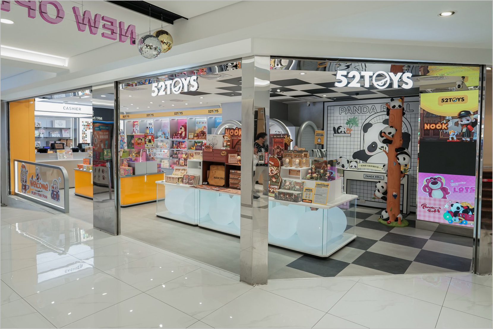 52TOYS全台首店進駐忠孝SOGO！「Panda Roll」主題吸睛登場