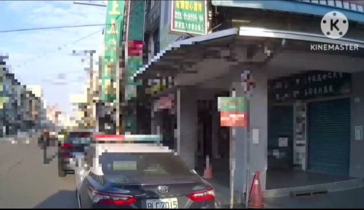 鳳山區光遠路一家檳榔攤前今早發生兇殺命案。翻攝畫面