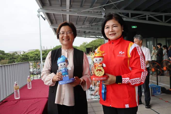 張麗善縣長熱情接待彰化縣長王惠美　一起為代表隊選手們加油