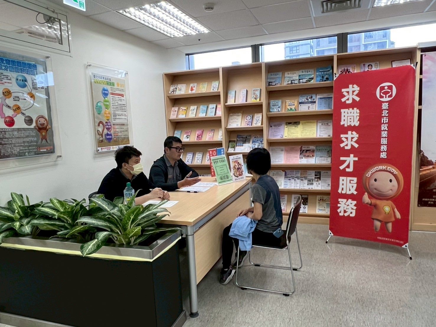 北市6月現場徵才開跑　308職缺釋出最高月薪48K
