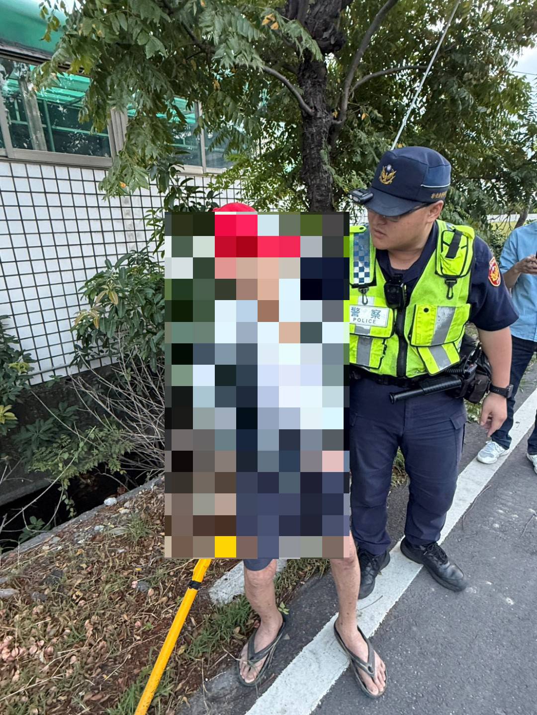 鹿港暖警協助迷失老人返家　備受讚許