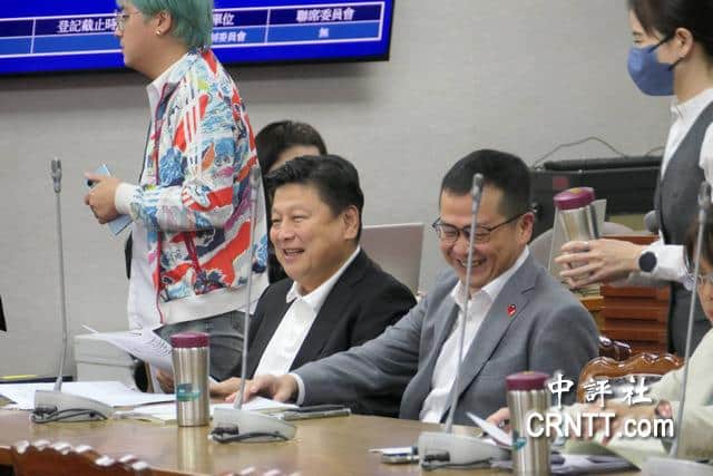 藍黨團拚停砍公教年金闖關　綠採拖延戰