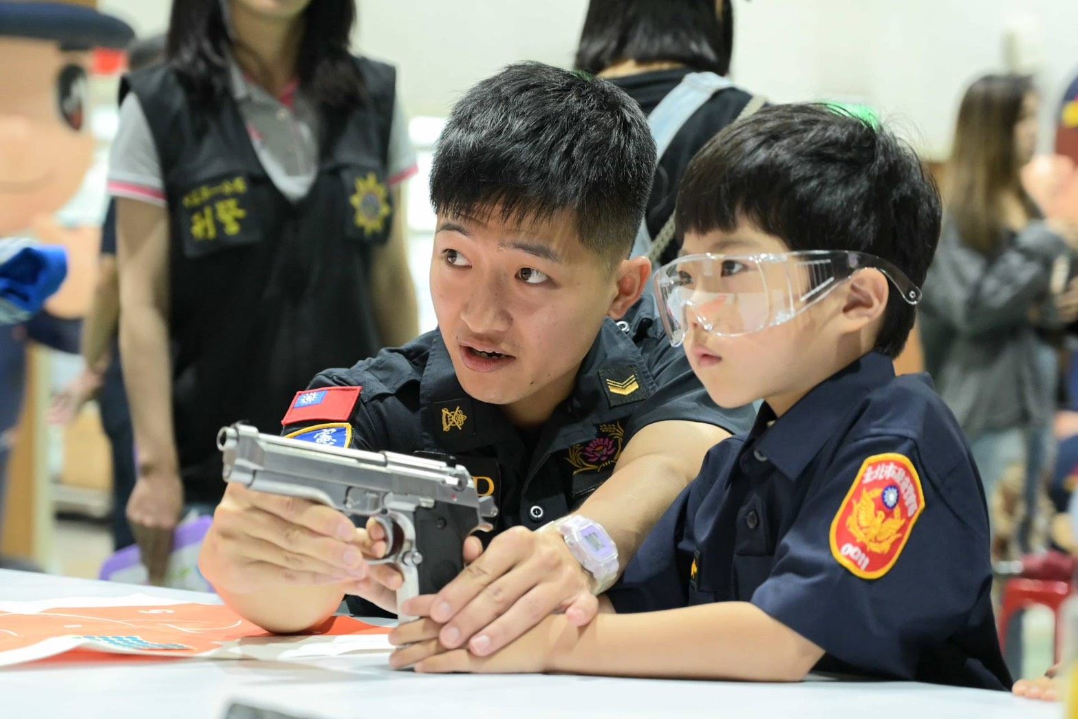萌娃換裝出任務　城中波麗士守護安心 FUN 暑假