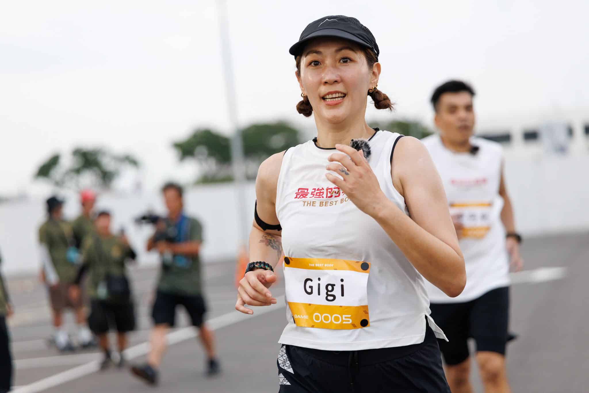 Gigi 翻沙包卡關淚崩 老公史丹利肯定 妳已經很棒了