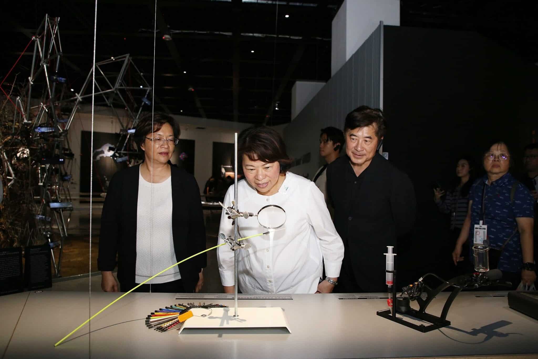 台灣設計展交流　黃敏惠率團訪彰化　王惠美親迎