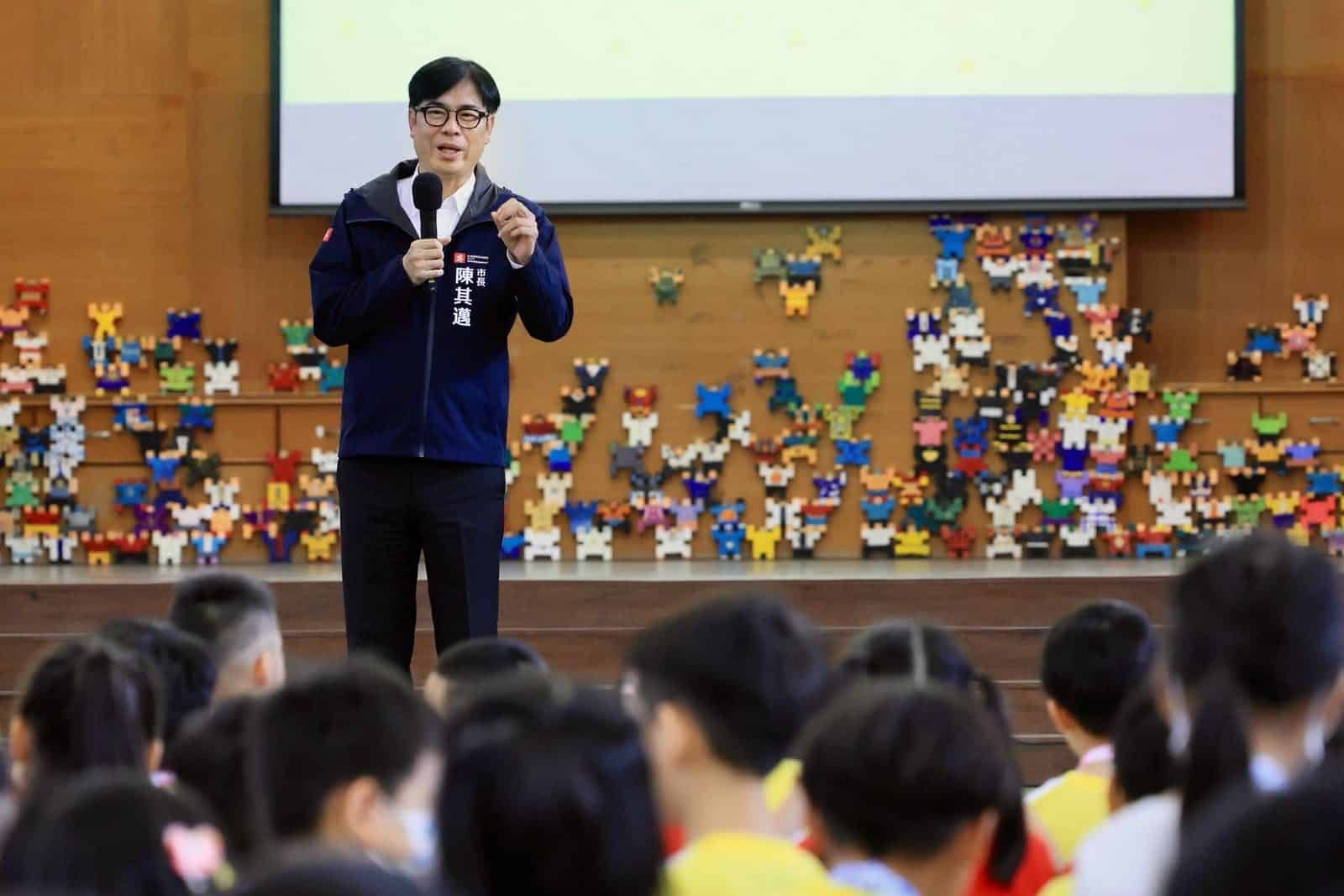 陳其邁開學日視察校園防疫整備　落實校園環境整潔維護師生健康