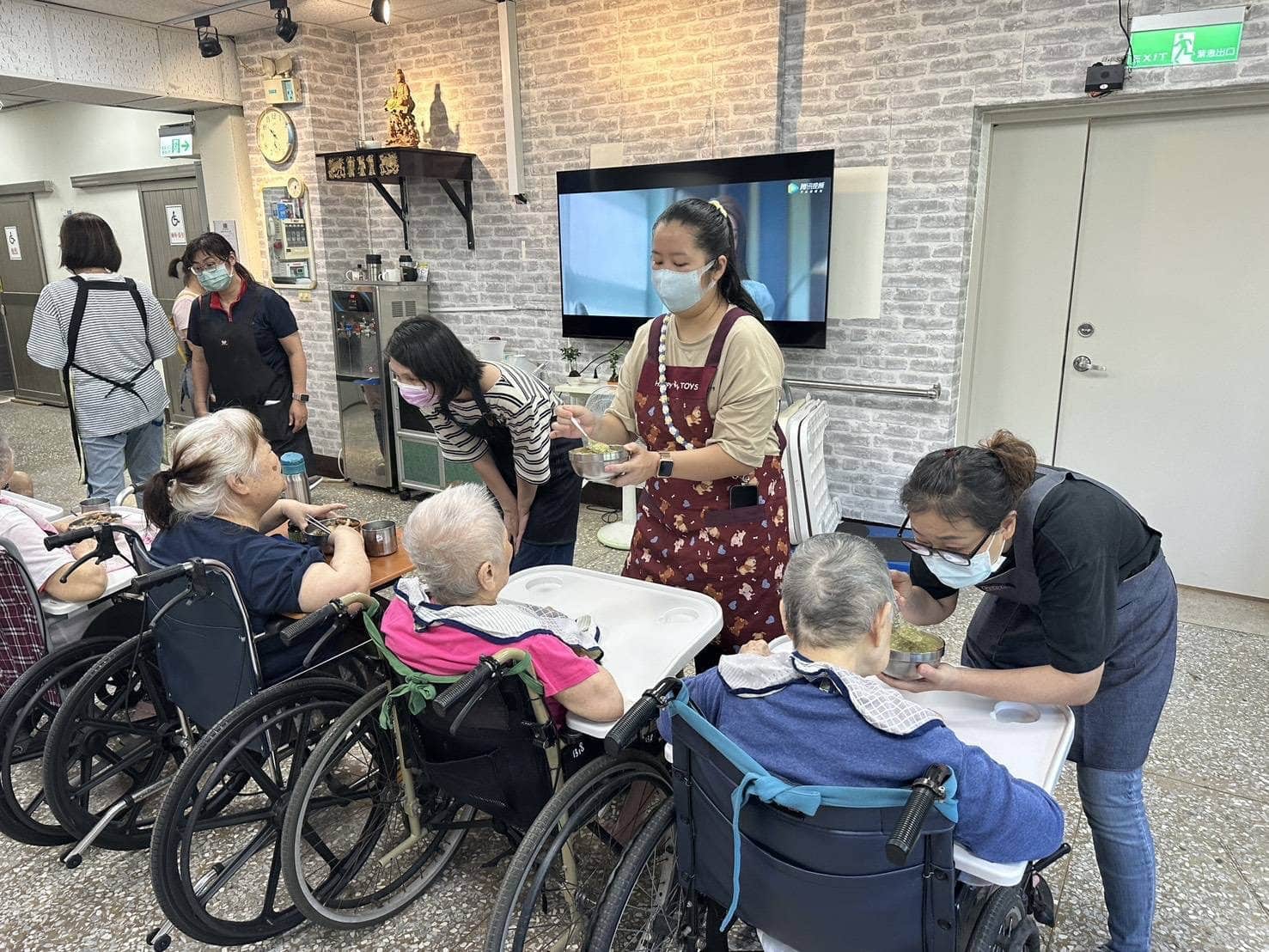 基隆市第8期照顧服務員訓練專班結訓　助力長照人力培育