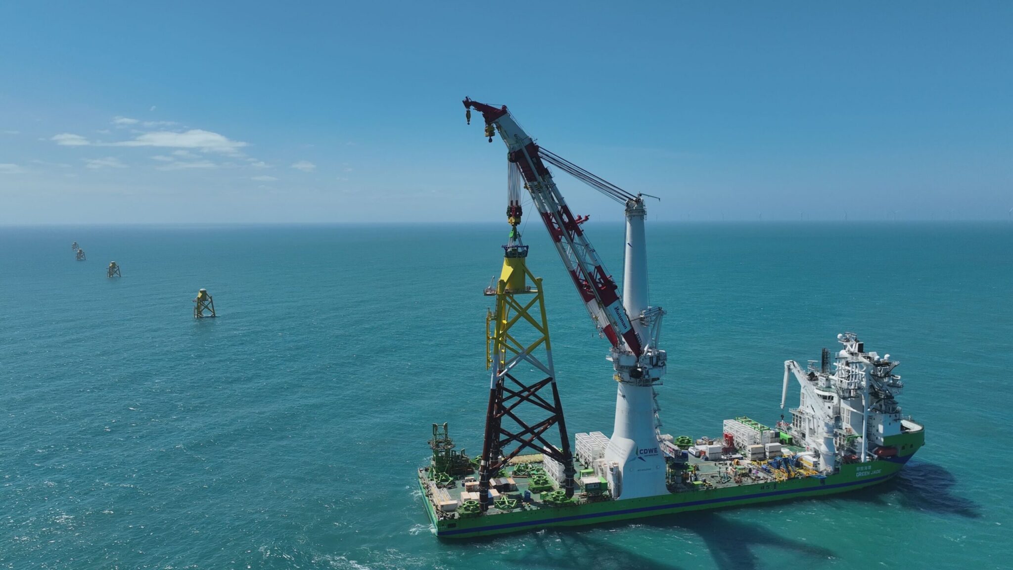 台船環海公司今宣布完成73座套管式水下基礎安裝進度，水下基礎項目提前全數完工。台船公司提供