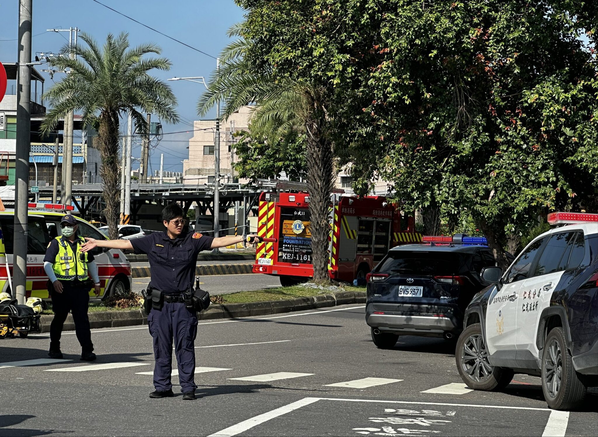 高雄市仁武區中正路與水管路口今早發生死亡車禍。民眾提供