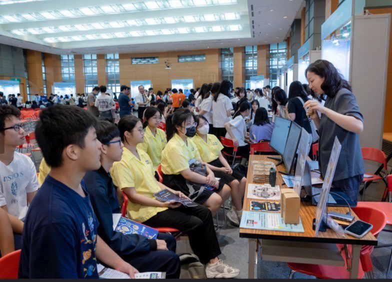 「台灣學聯」邀請輝達、鴻海研究院 打造量子科技人才平台 「台灣學聯」邀請輝達、鴻海研究院 打造量子科技人才平台
