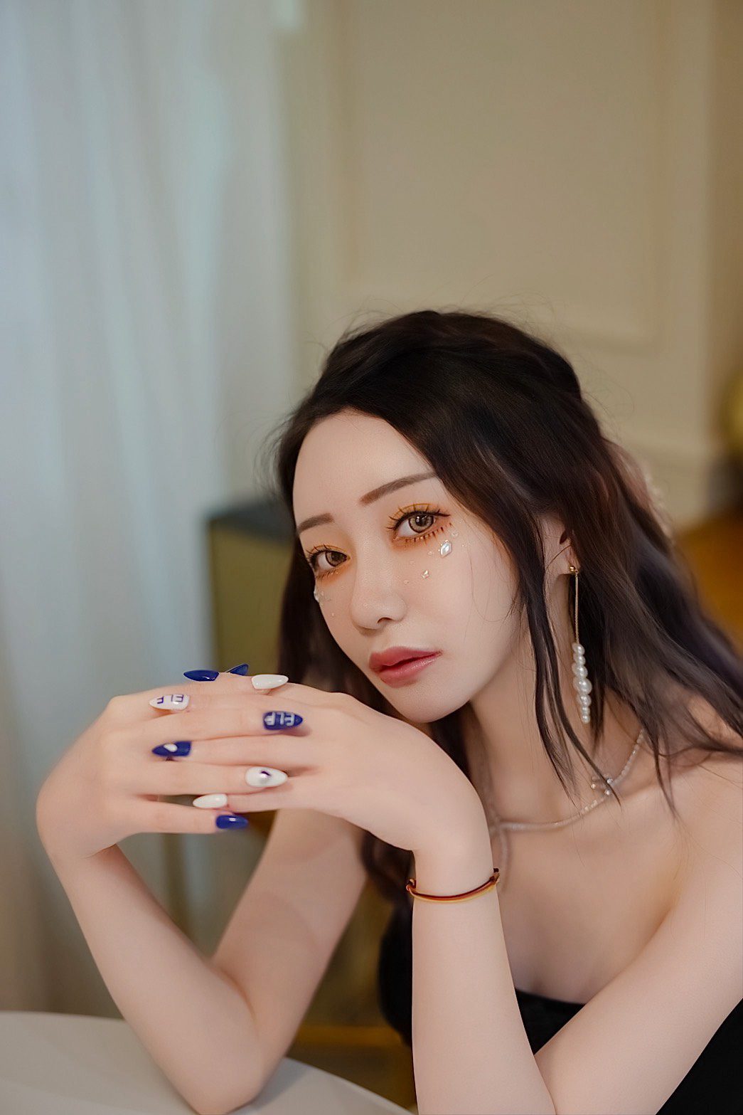 沈娜娜(璃奈醬) IG 開放式擇偶條件 小哥哥艾里中獎 揉腰搭肩曖昧爆棚 沈娜娜(璃奈醬) IG 開放式擇偶條件 小哥哥艾里中獎 揉腰搭肩曖昧爆棚