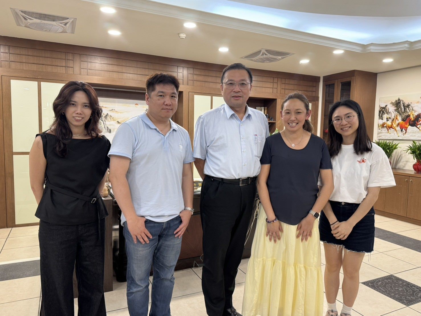 龍門國中喜迎美國教授走進龍門教室　共築教育對話橋梁