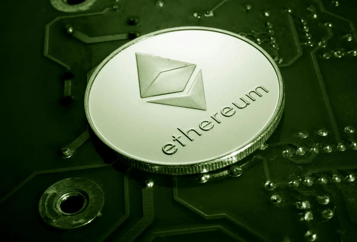 加密貨幣大洗牌！AVAX 支撐告急、ETH 劍指 4,000 美元  ZKP 新勢力豪擲 1 億美元「自帶乾糧」搶灘基礎設施戰場，17 億融資藍圖震撼市場