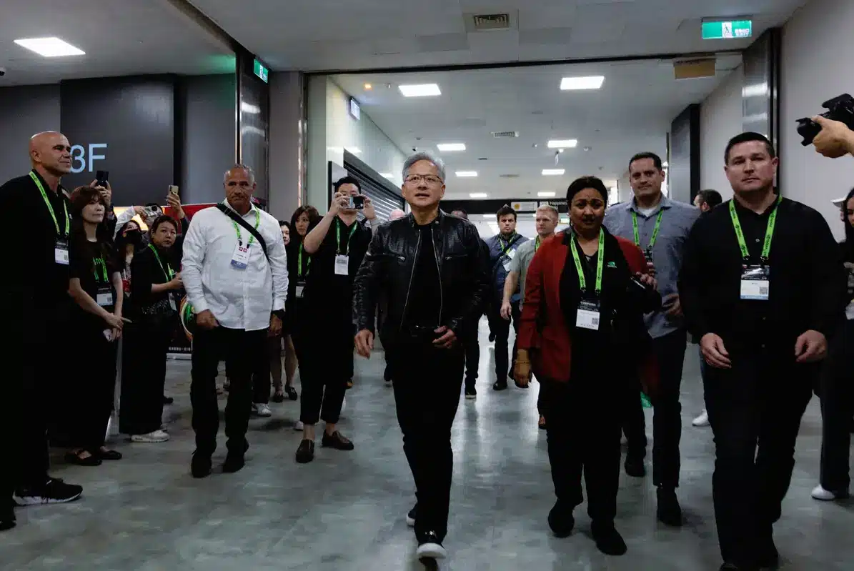 黃仁勳旋風抵台！盼中國放行H200晶片 對美中雙方皆有利