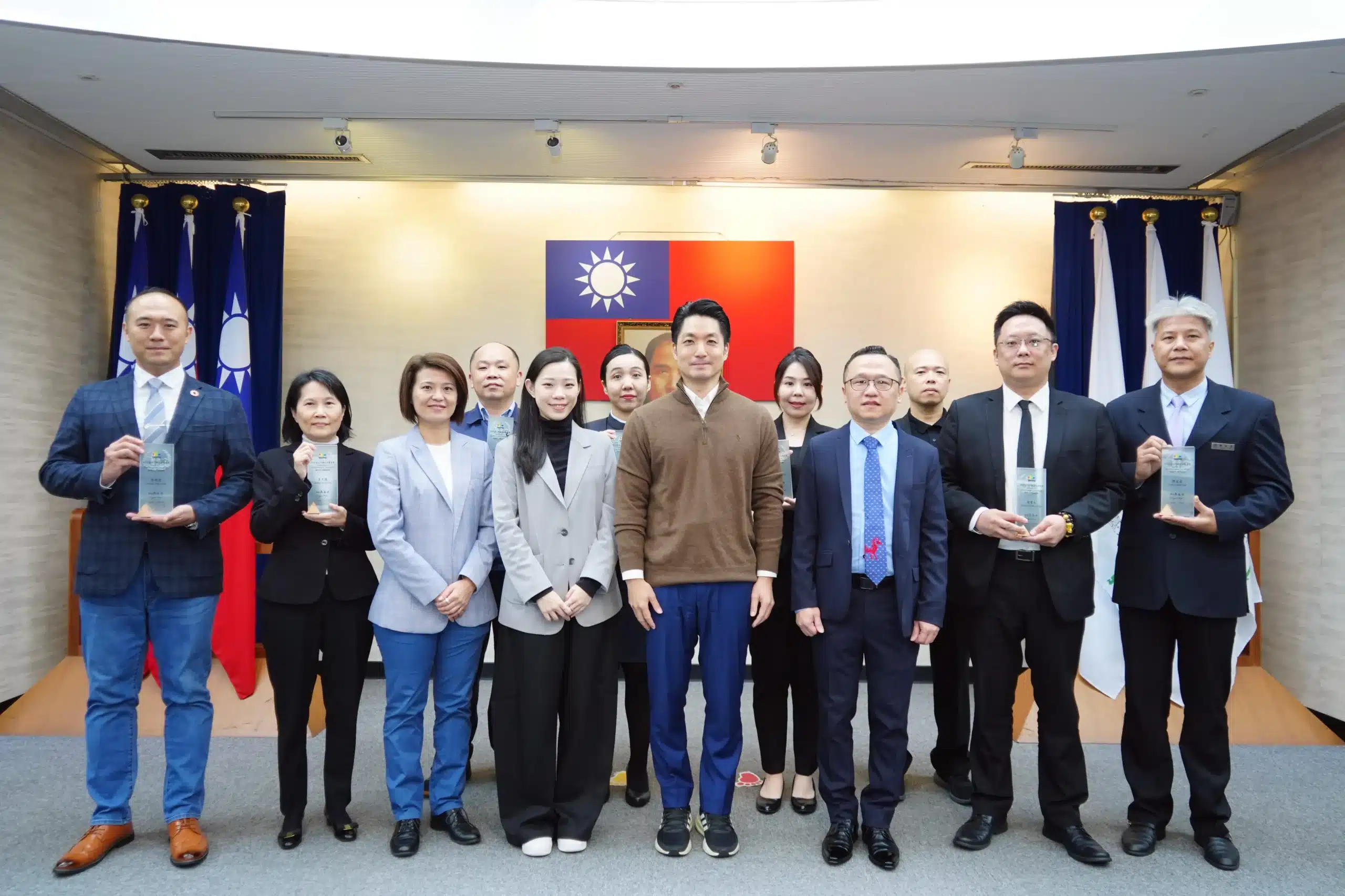蔣萬安頒發台北觀光永續金獎　表揚13家旅館接軌國際、展現專業韌性
