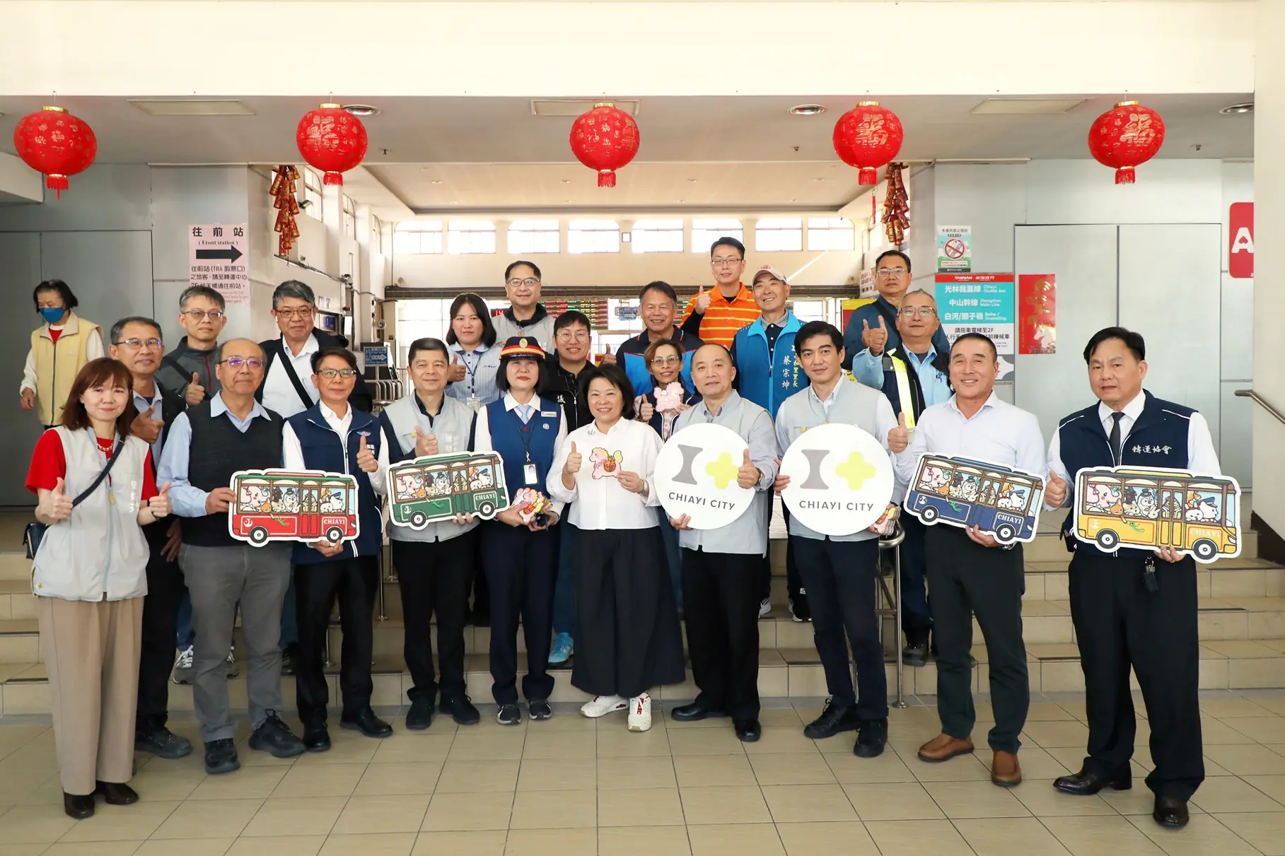 迎春節人潮高峰　黃敏惠視察嘉義火車站、轉運中心確保疏運平穩