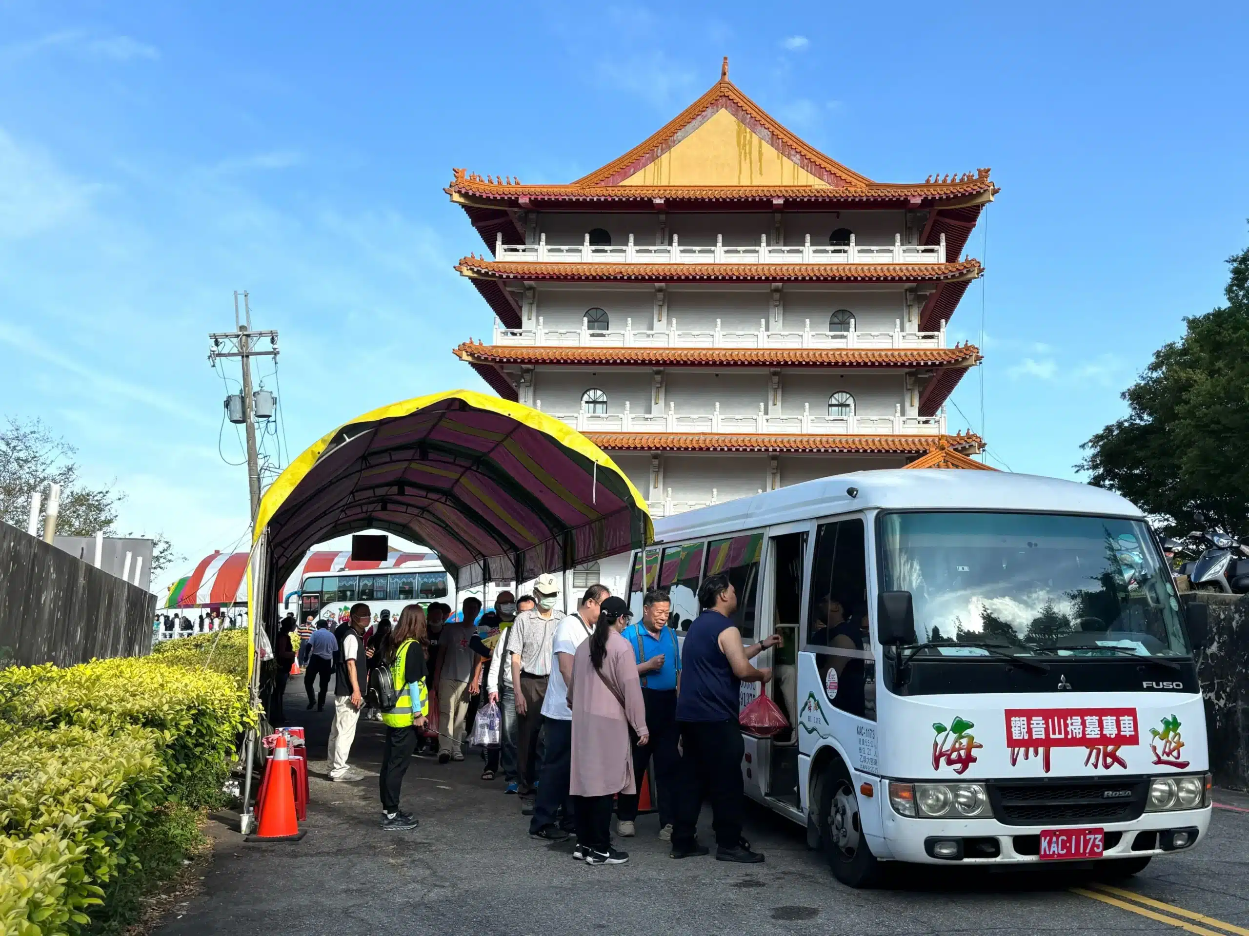 清明掃墓更便利！ 　中市5區3/14起免費接駁上路 民政局長籲提前祭祖或線上追思