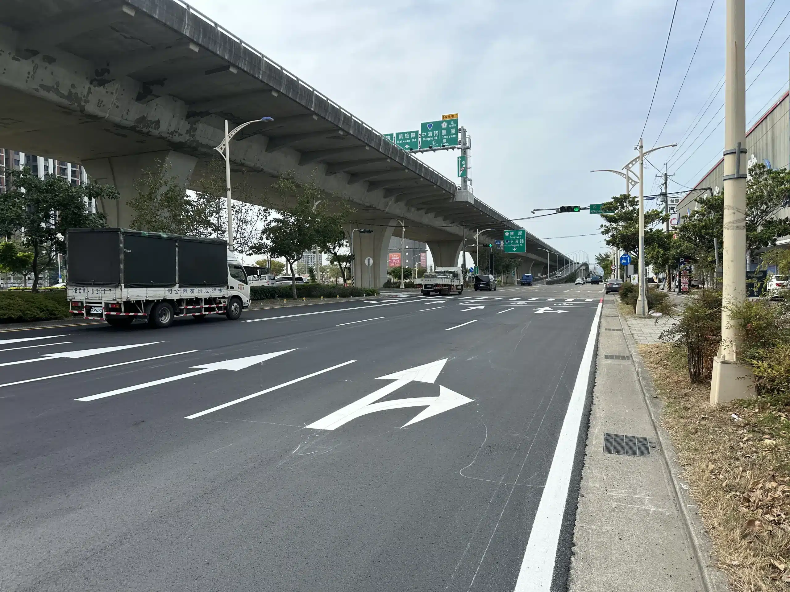 新年收假安心回家！　台中「燙平專案」改善長度突破千公里、達成環台一周里程碑