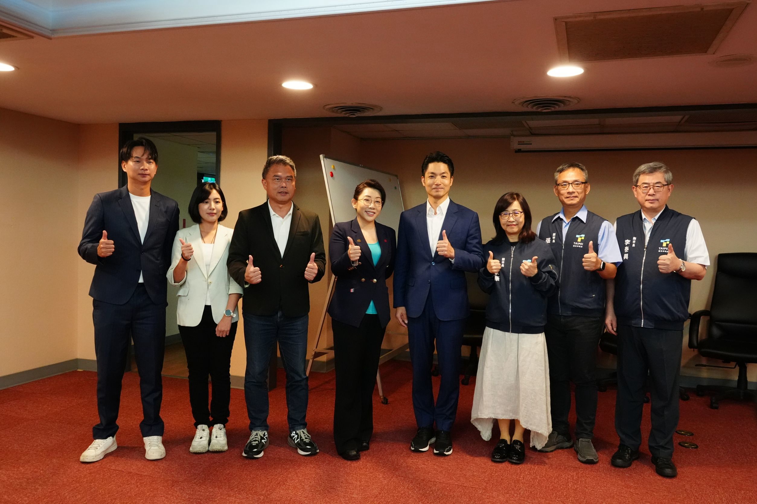蔣萬安率團拜會民眾黨團　說明重大法案與預算規劃