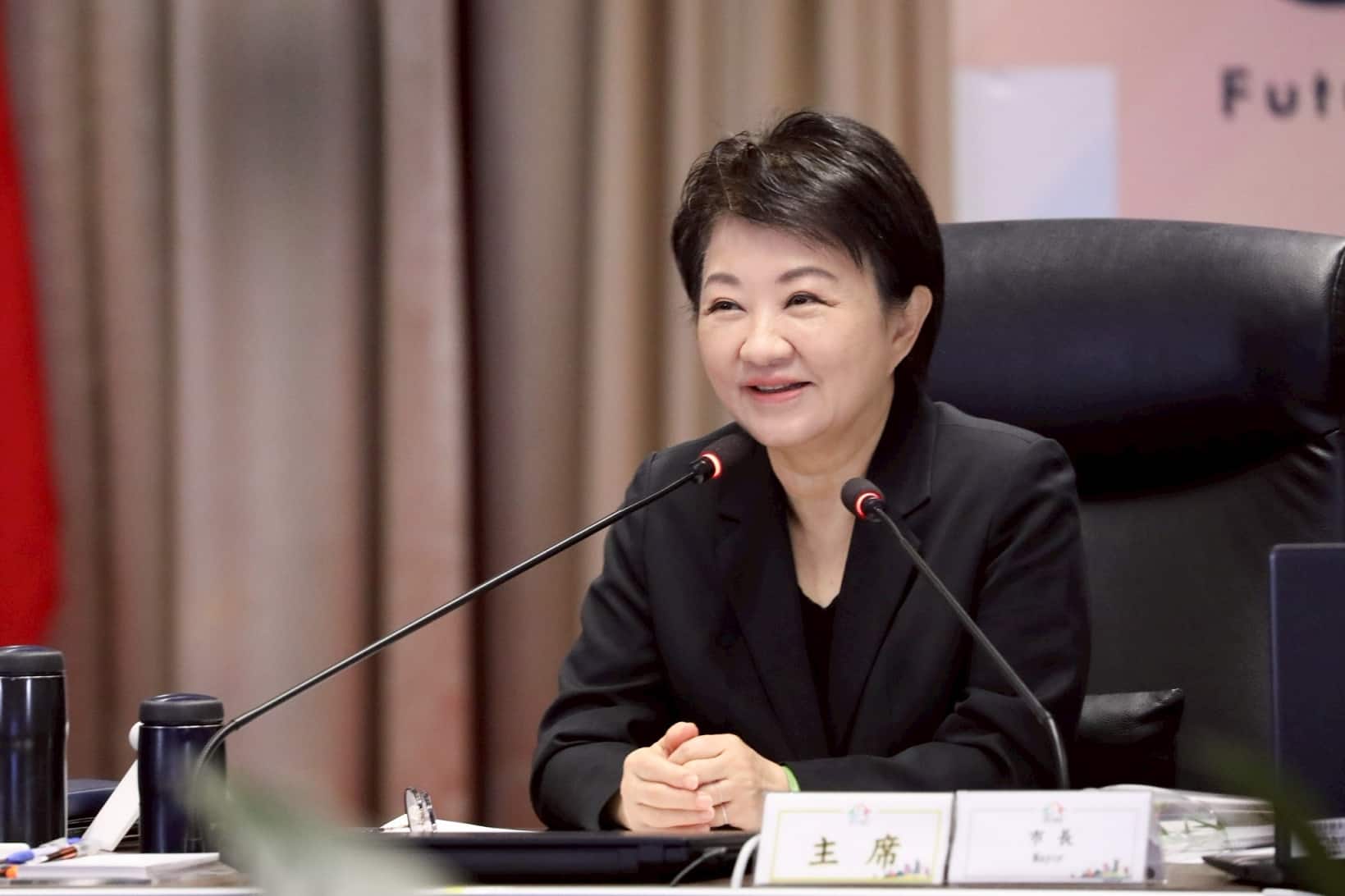溫馨迎接母親節 德芙蘭國小奪冠添喜訊、美村園區啟動老照片徵集　盧市長：多陪媽媽、關心健康