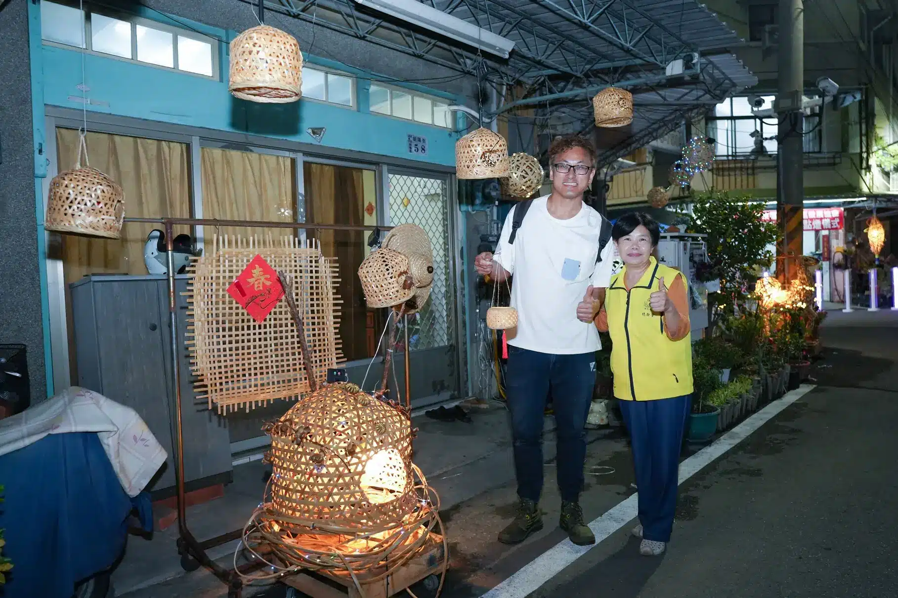 嘉義市東區神農社區元宵節竹編燈籠亮燈 點亮街區文化與藝術新風貌 嘉義市東區神農社區元宵節竹編燈籠亮燈 點亮街區文化與藝術新風貌