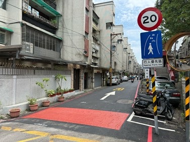 打造友善生活巷道　新店中正路117巷設行人優先區　「捷徑巷」變「安心巷」　