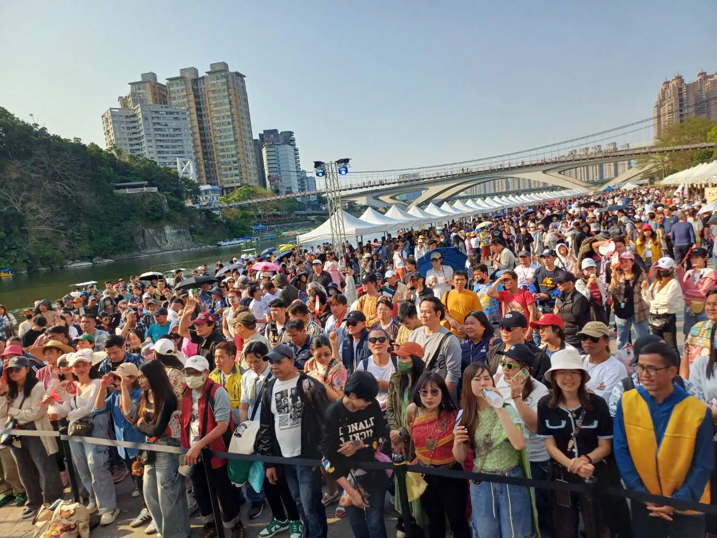 新北泰國潑水節　健康路跑碧潭登場　7千民眾齊聚同樂 　