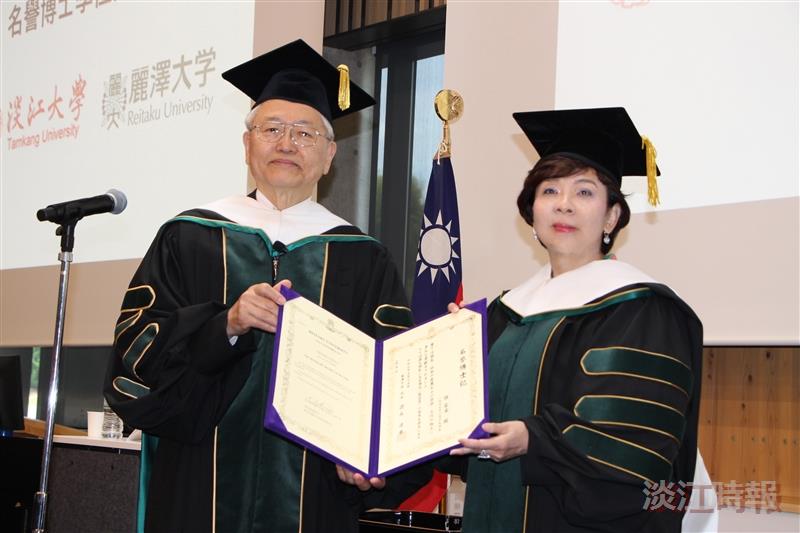 淡江大學董事長張家宜獲麗澤大學頒贈名譽經營學博士
