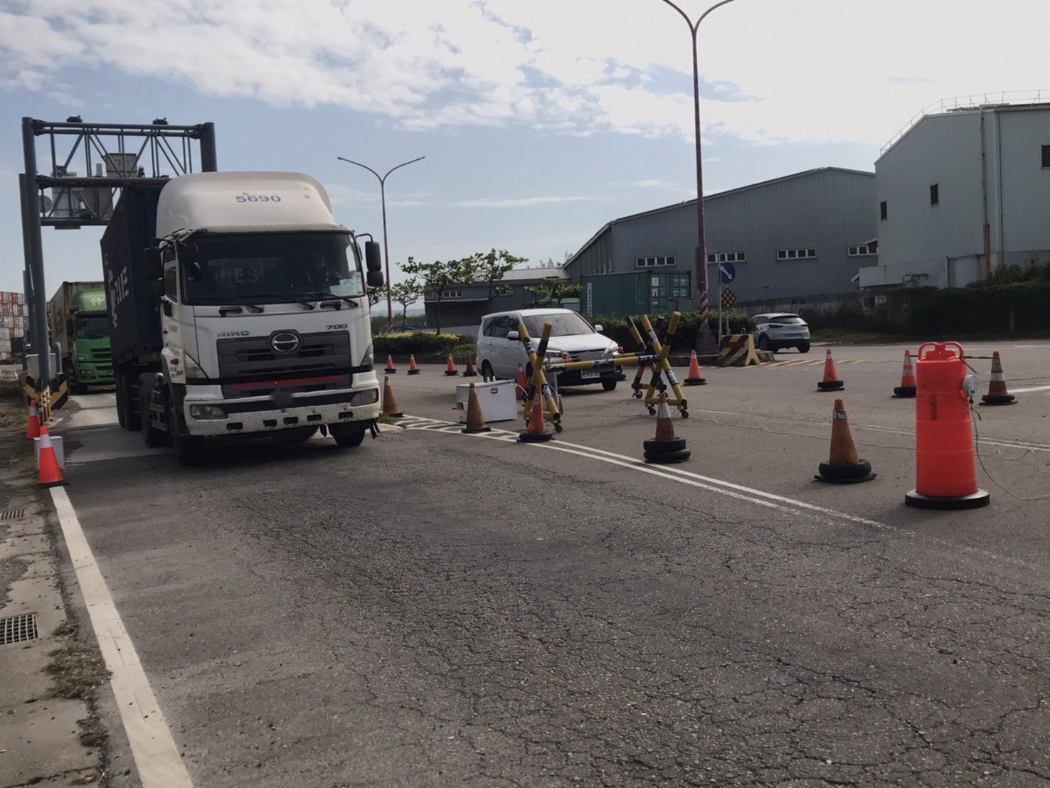 中市環保局導入光學遙測技術 讓看不到的車輛排污現形 中市環保局導入光學遙測技術 讓看不到的車輛排污現形