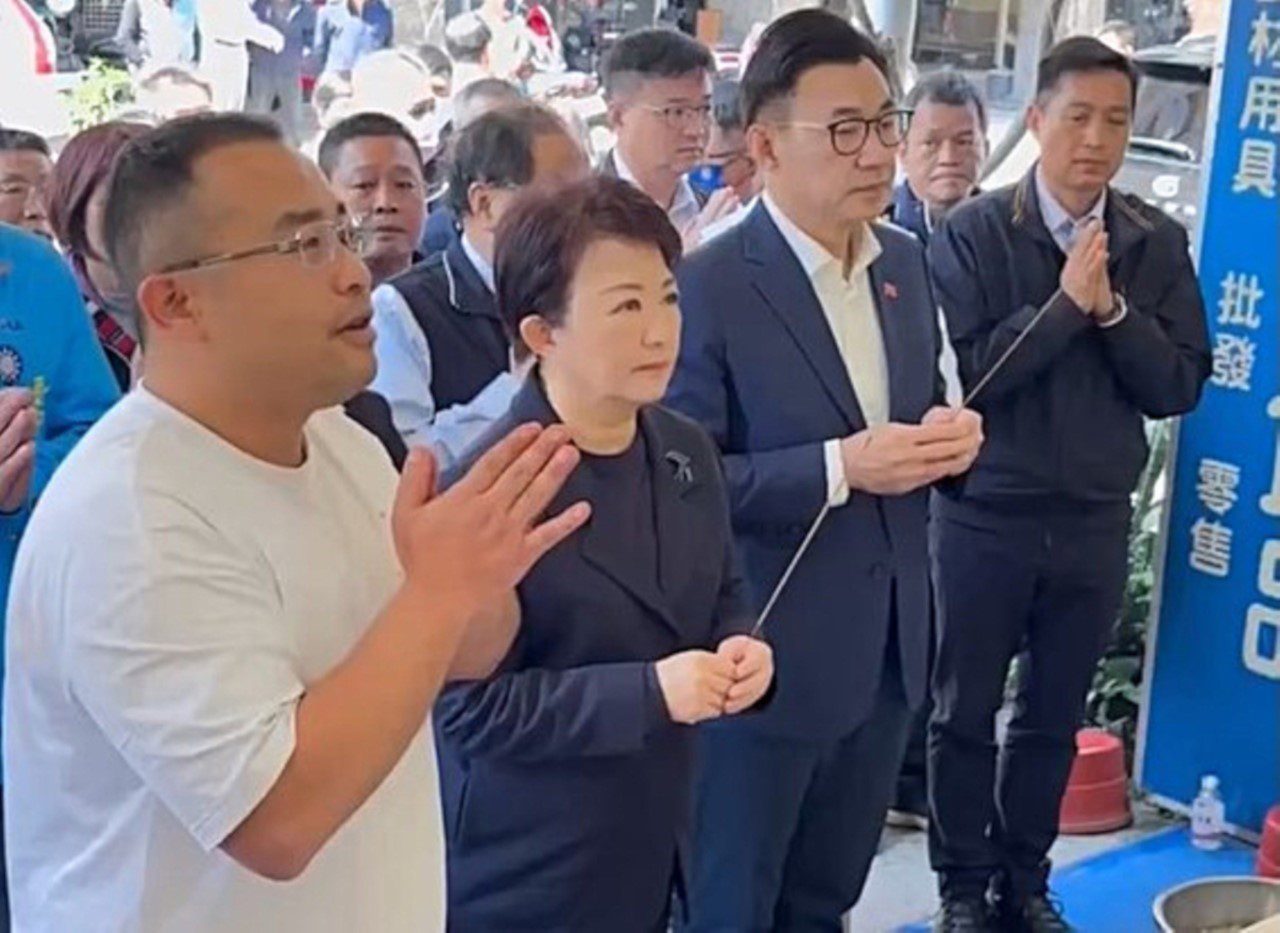 痛失地方梁棟！　豐原區四連霸豐田里長劉瑞銓因病驟逝 盧市長前往上香悼念