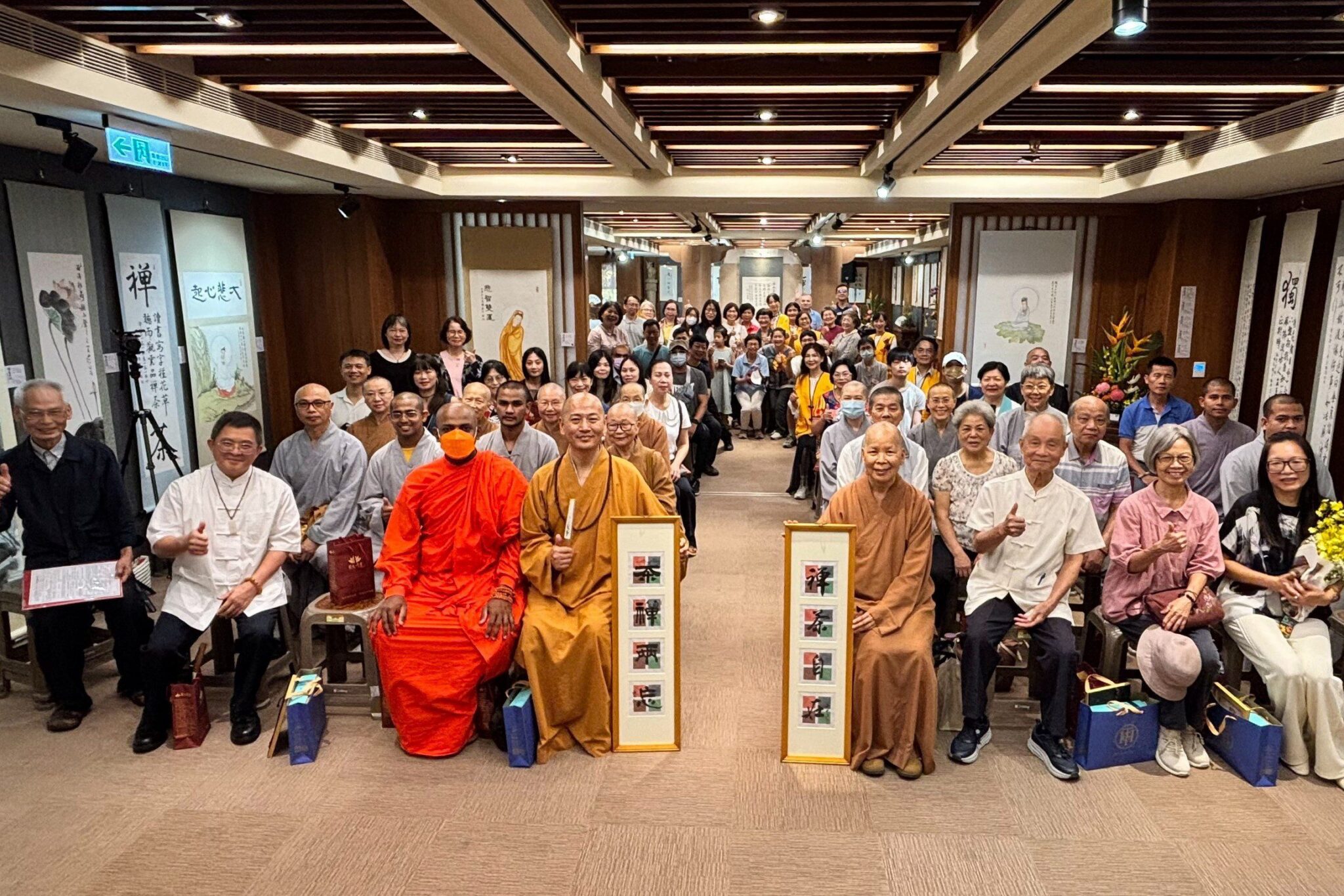 中壢圓光禪寺文教公益課程成果暨佛學院書畫聯展茶會　融合茶禪與花藝