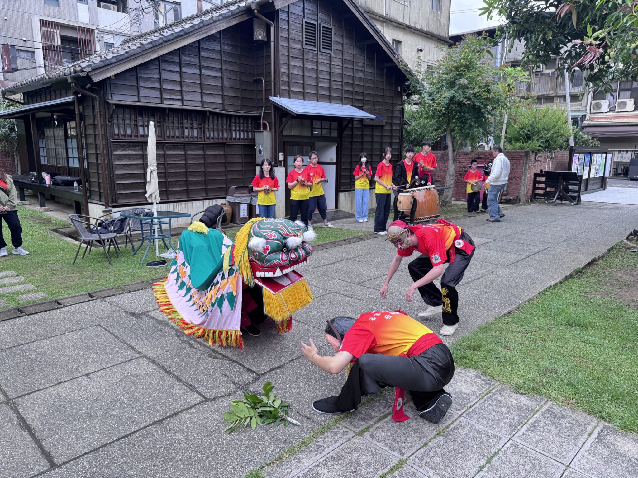 方口獅快閃活動今日在蕭如松藝術園區展開 方口獅快閃活動今日在蕭如松藝術園區展開