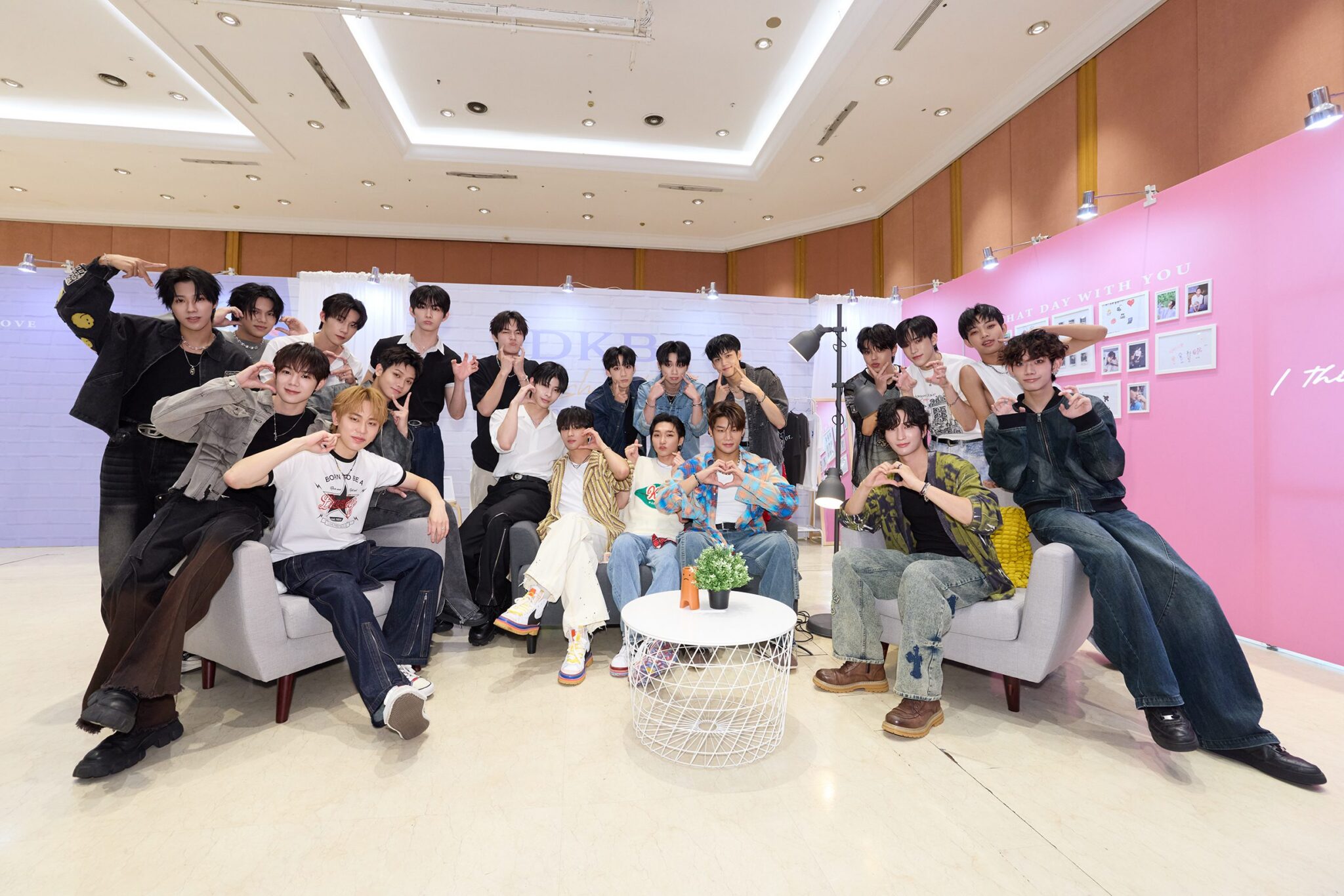 DKB 快閃店眾星雲集 陳漢典 FEniX 承隆 家齊 babyMINT ARKis F.F.O都來了