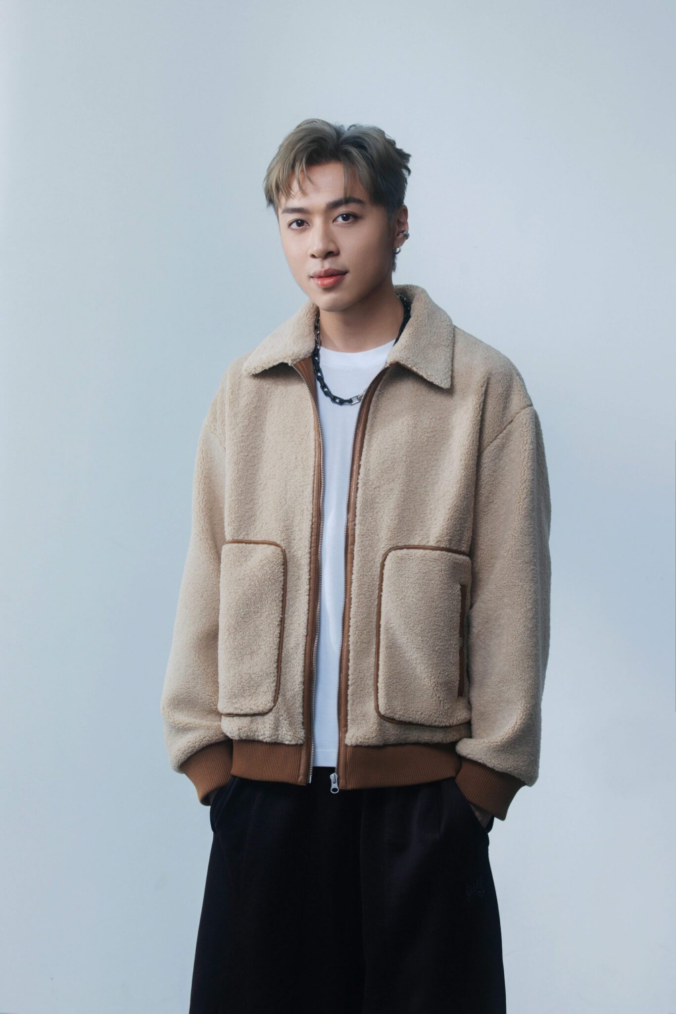 AP潘宇謙見習不同歌手錄音觀摩學習　首度挑戰單曲製作人