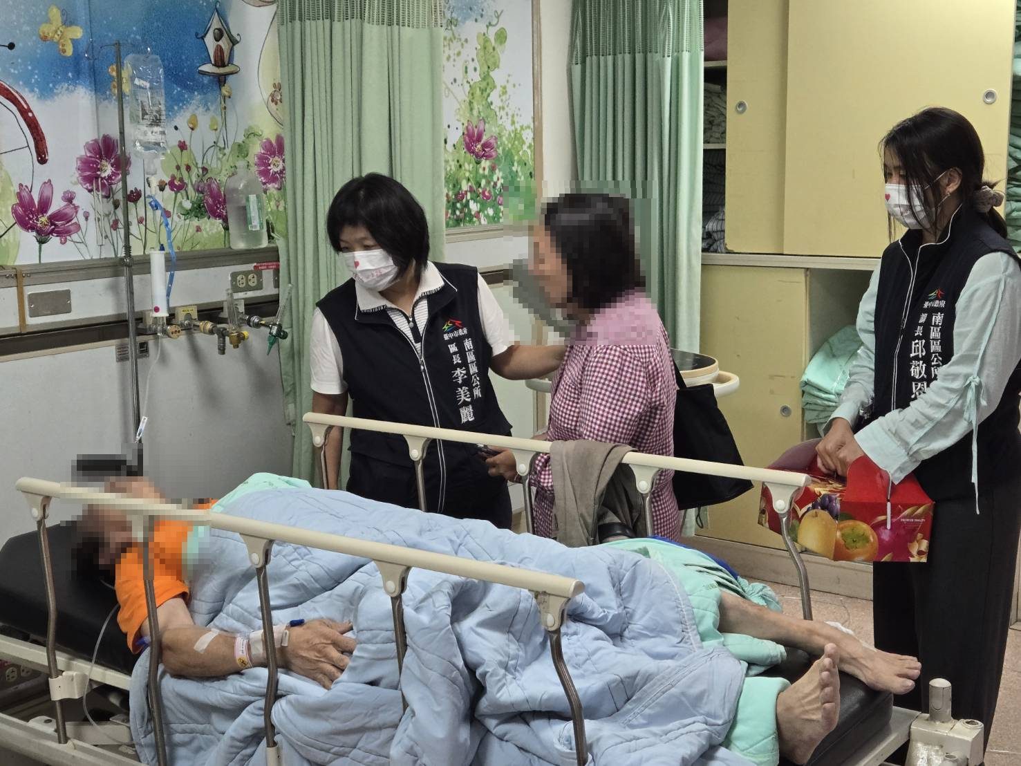 強降雨導致車輛撞浮起人孔蓋意外　民政局長：南區公所即刻應變、關心傷者