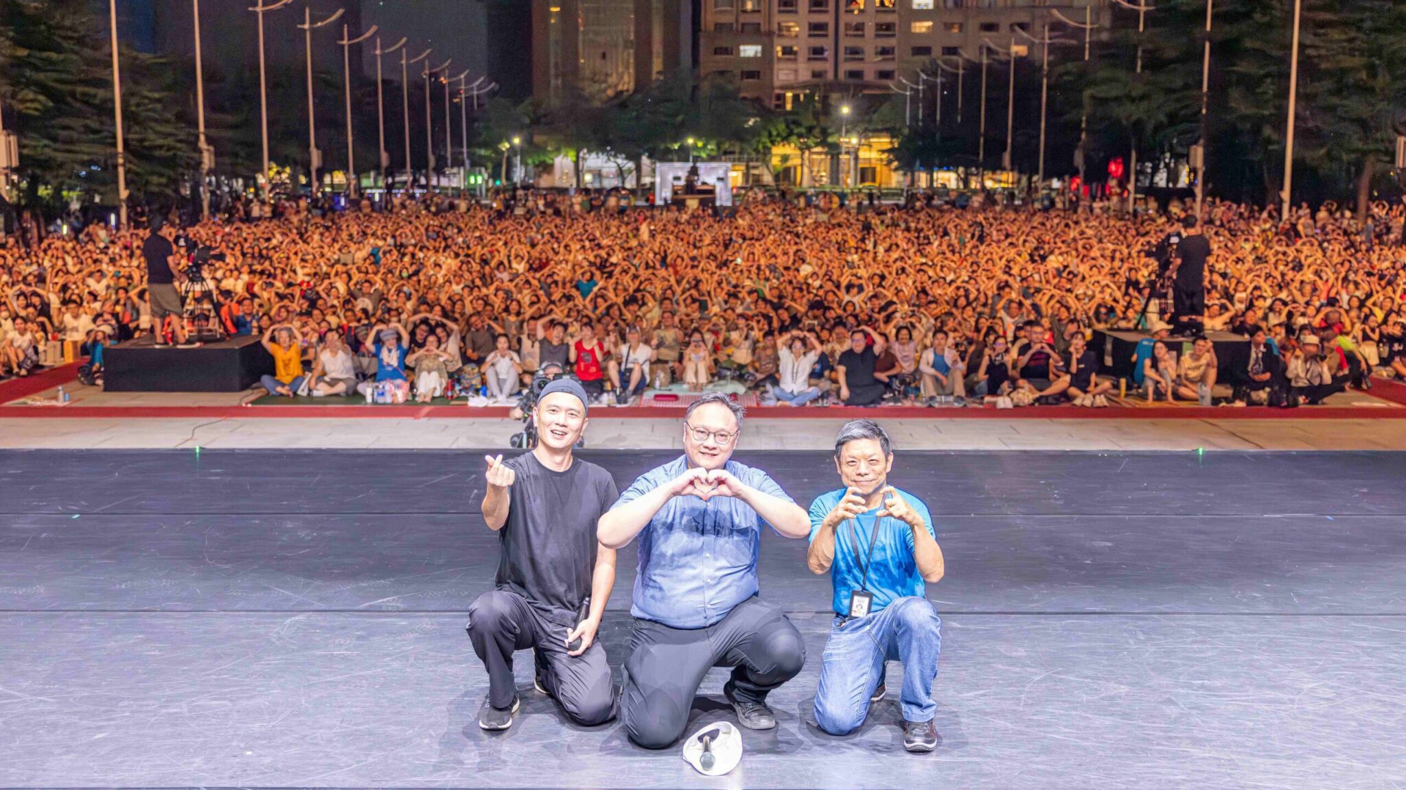 國際級舞作《毛月亮》撼動人心！　雲門台中演出 人潮爆滿市府廣場