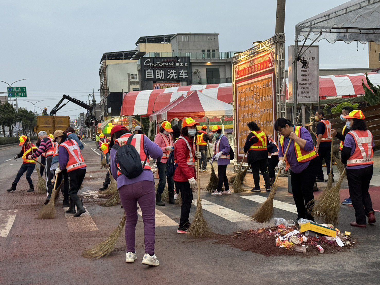 大甲媽祖遶境活動熱鬧登場！　逾3000名環保英雄協力清理市容