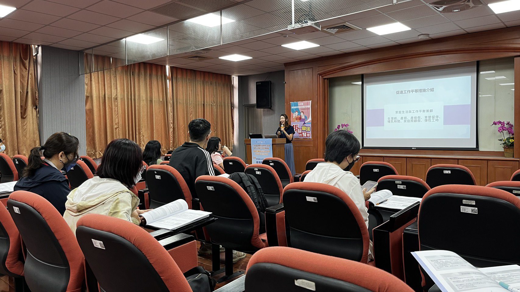 連假勞工放假權益與工資計算不可忽視! 中市勞工局籲雇主遵守法規 連假勞工放假權益與工資計算不可忽視! 中市勞工局籲雇主遵守法規