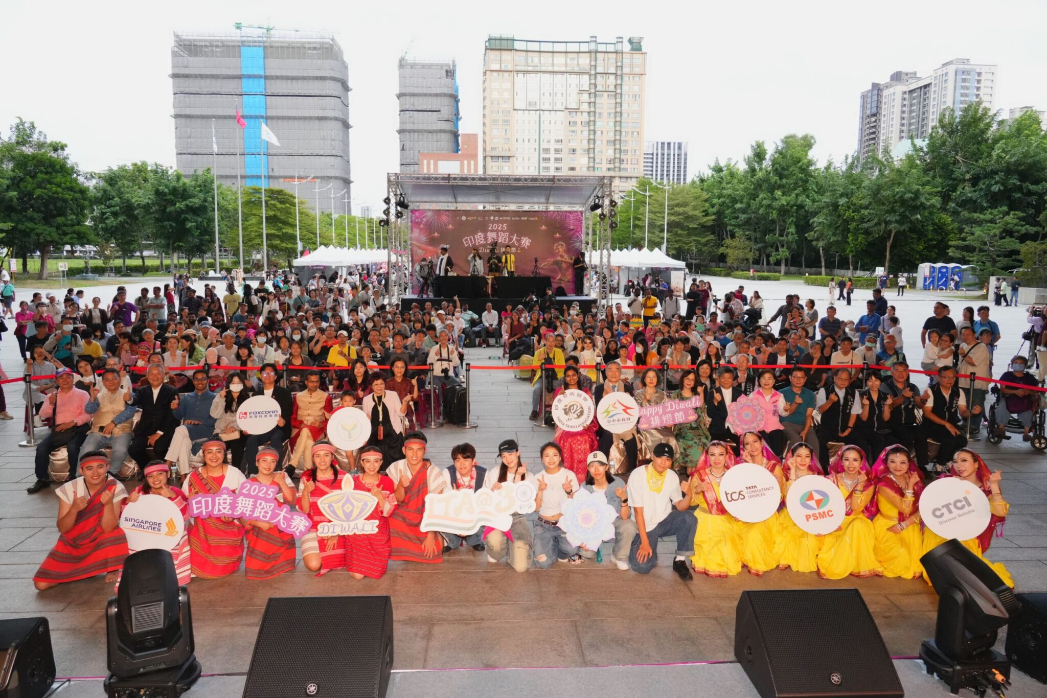 排燈節慶典移師台中! 首屆印度舞大賽high翻全場 黃副市長:持續深化台印友誼 排燈節慶典移師台中! 首屆印度舞大賽high翻全場 黃副市長:持續深化台印友誼