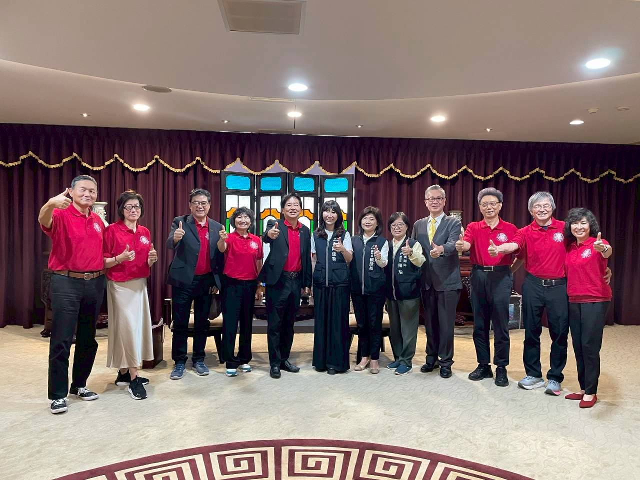 美國南加州東海大學校友會拜會中市府 秘書處謝處長熱情歡迎僑胞回家 美國南加州東海大學校友會拜會中市府 秘書處謝處長熱情歡迎僑胞回家