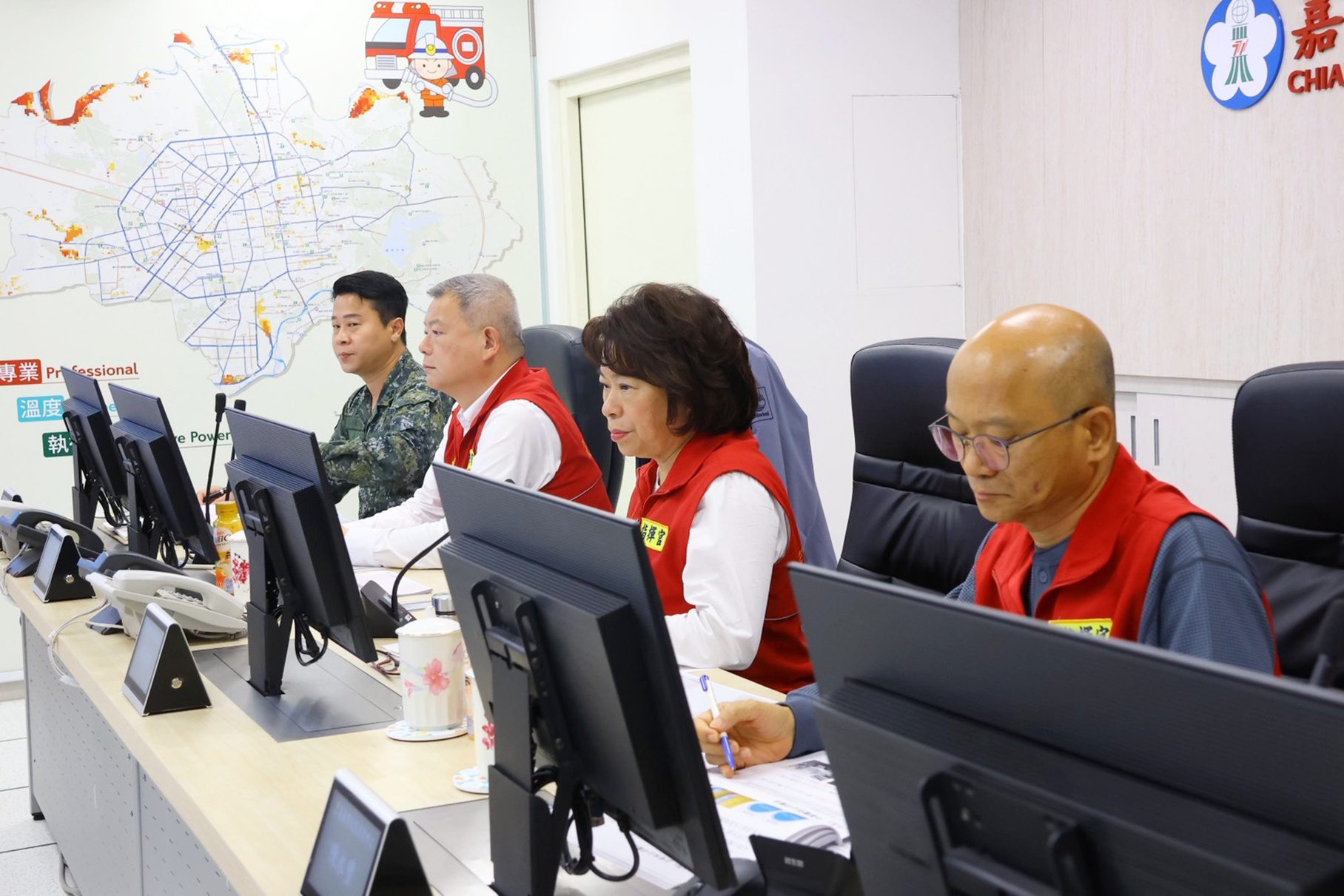 黃敏惠坐鎮颱風整備會議啟動防災　嘉義市週三放颱風假